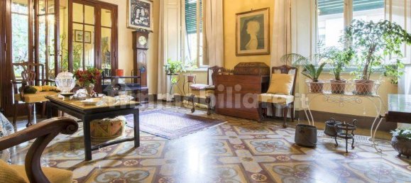 6 bedrooms Villa in Lucca, Italy No. 137669 4