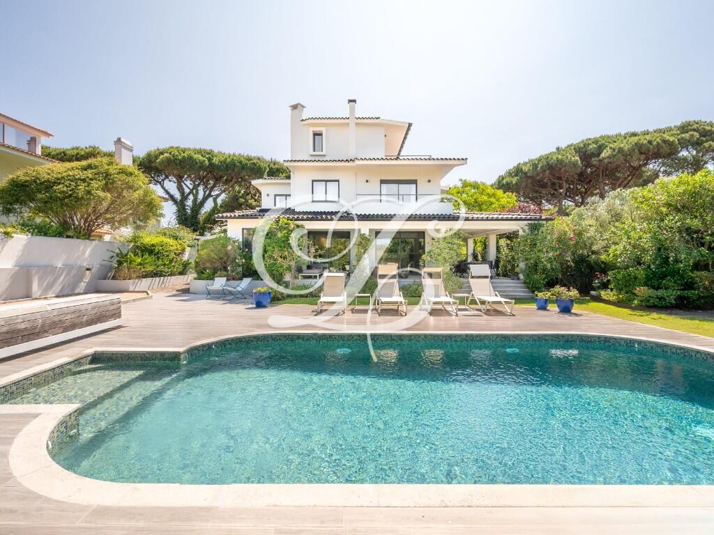 5 bedrooms Villa in Cascais, Portugal No. 275140