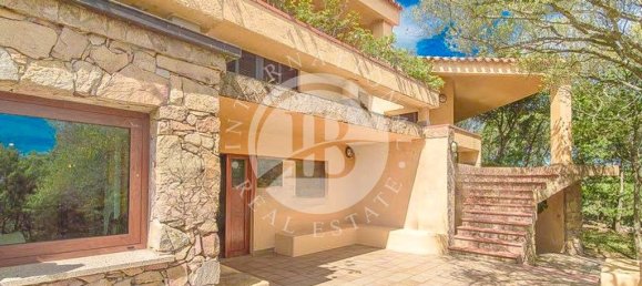 6 bedrooms Villa in Palau, Italy No. 19378 2