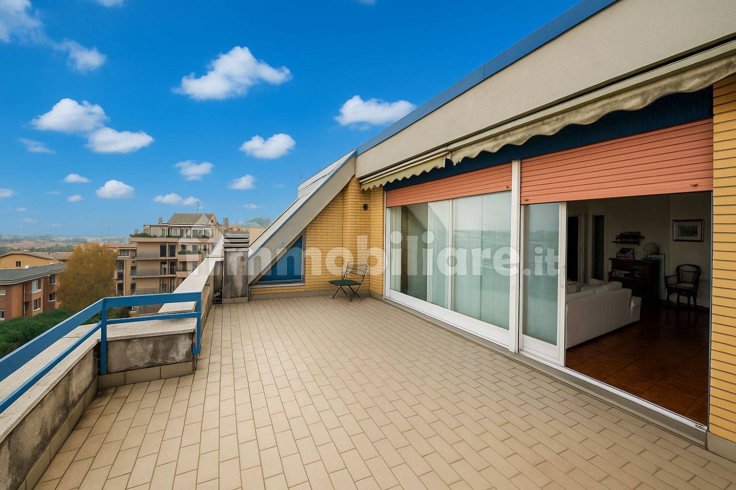 Ático de 3 dormitorios en Rho, Italy No. 327312