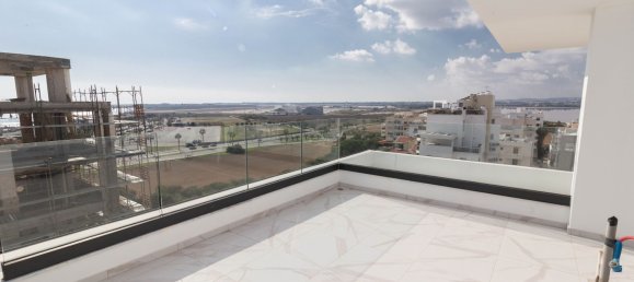 2 bedrooms Apartment in Larnaca, Cyprus No. 5669 5