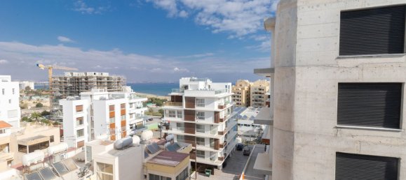 2 bedrooms Apartment in Larnaca, Cyprus No. 5669 17