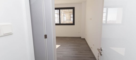 2 bedrooms Apartment in Larnaca, Cyprus No. 5669 22