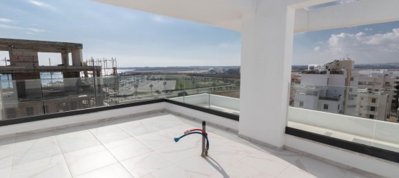 2 bedrooms Apartment in Larnaca, Cyprus No. 5669 15