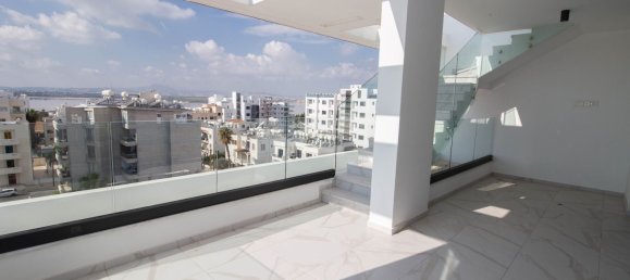 2 bedrooms Apartment in Larnaca, Cyprus No. 5669 10