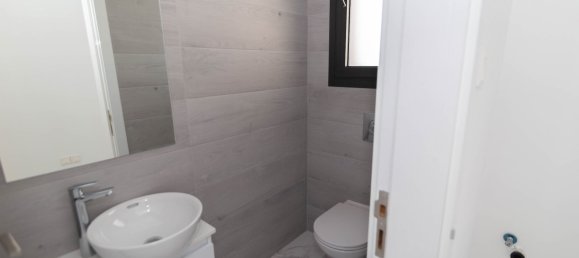 2 bedrooms Apartment in Larnaca, Cyprus No. 5669 25