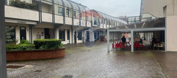 Коммерческая недвижимость 69м² в Сан Донато Миланезе, Италия № 57001 3