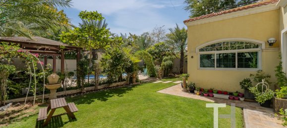 4 bedrooms Villa in Jumeirah Park, UAE No. 28467 2