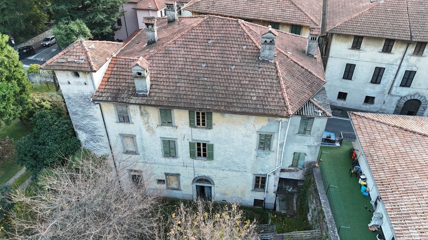 1041m² Building in Gravedona ed Uniti, Italy No. 313834