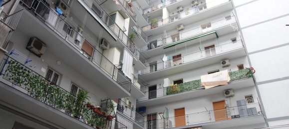 Apartamento de 2 habitaciónes en Naples, Italy No. 351393 11