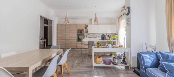 2 bedrooms Apartment in Rome, Italy No. 340340 2