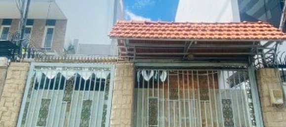 180m² House in District 7, Vietnam No. 7328 2