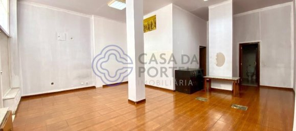 60m² Commercial property in Fanzeres, Portugal No. 59059 10