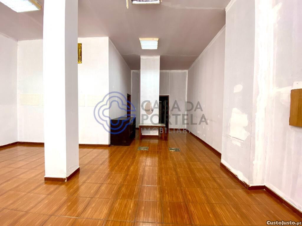 60m² Commercial property in Fanzeres, Portugal No. 59059