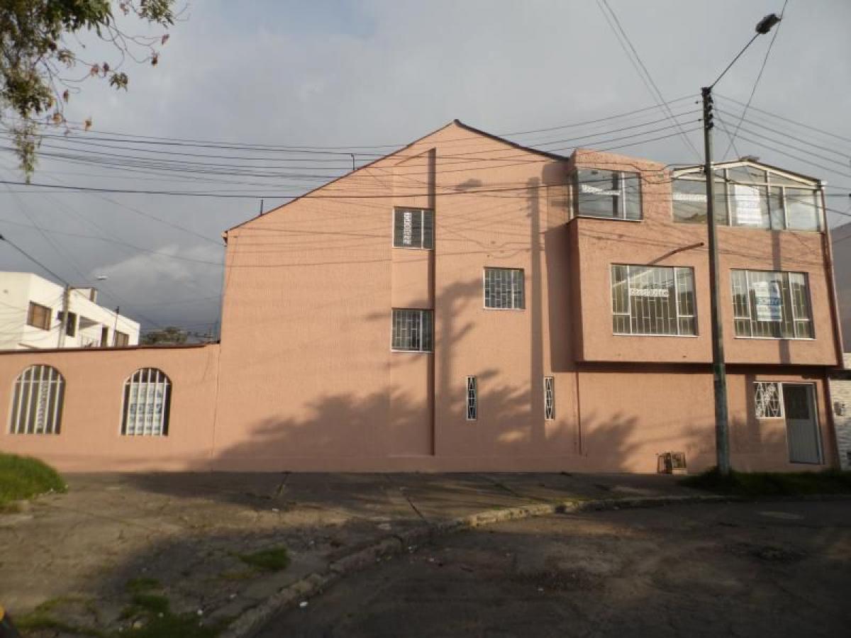 Casa de 5 dormitorios en Bogotá, Colombia No. 11056
