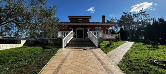 4 Schlafzimmer Haus in Lepe, Spain, Nr. 293690 5