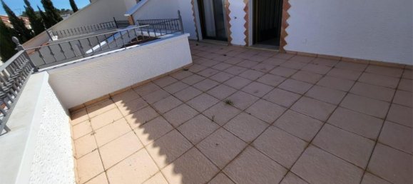 Apartamento de 3 dormitorios en Alicante, Spain No. 166840 4