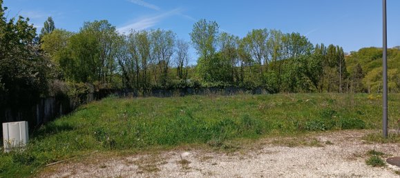 Grundstück in Ruelle-sur-Touvre, France 2405m², Nr. 103518 4