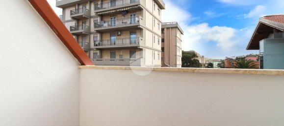 3 rooms Apartment in San Benedetto del Tronto, Italy No. 117148 10