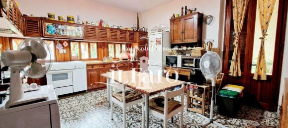 Casa de 7 habitaciónes en Campi Bisenzio, Italy No. 91015 15