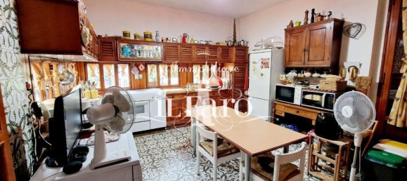Casa de 7 habitaciónes en Campi Bisenzio, Italy No. 91015 24