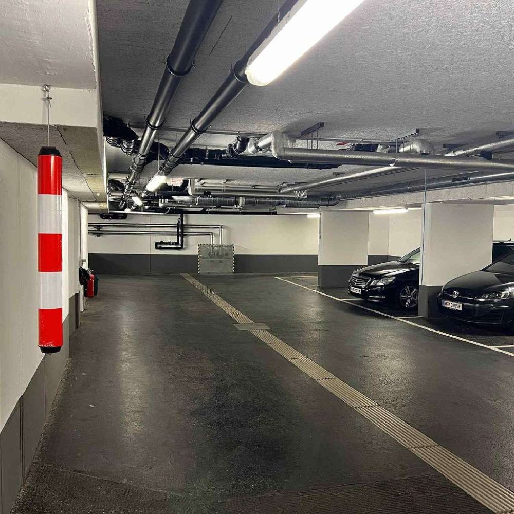 Parking in Hernals, Austria No. 112006