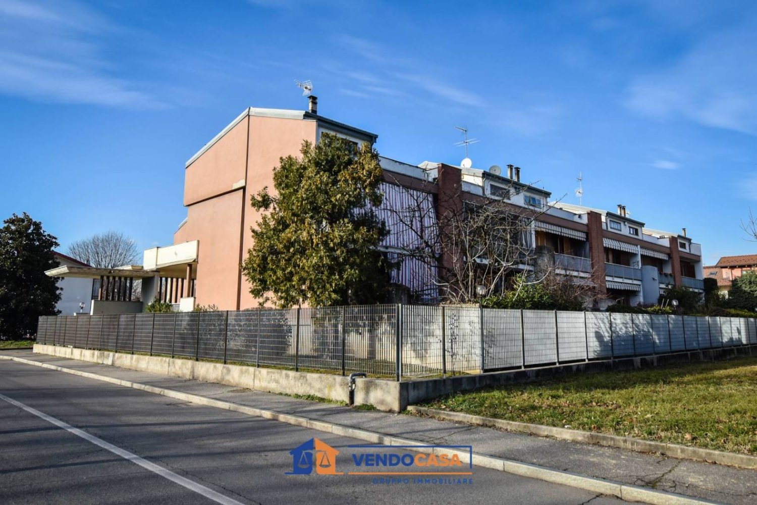 Дом с 4 спальнями в Сеттимо Торинезе, Италия № 49728