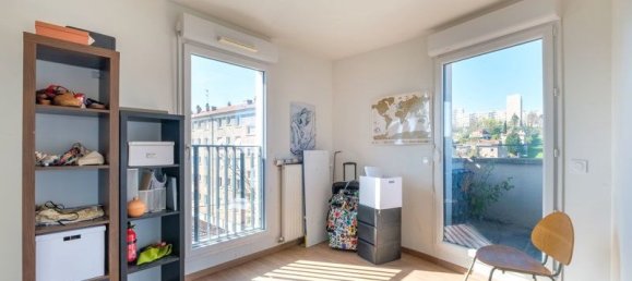 3 bedrooms Apartment in Rhone, France No. 337531 2