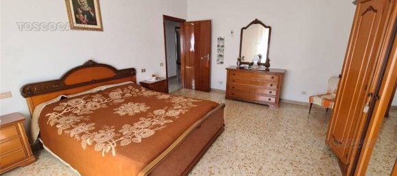 6 rooms Apartment in Fucecchio, Italy No. 114572 7