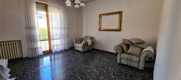 6 rooms Apartment in Fucecchio, Italy No. 114572 5