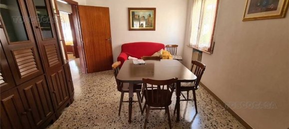 6 rooms Apartment in Fucecchio, Italy No. 114572 2
