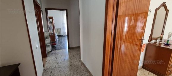 6 rooms Apartment in Fucecchio, Italy No. 114572 9