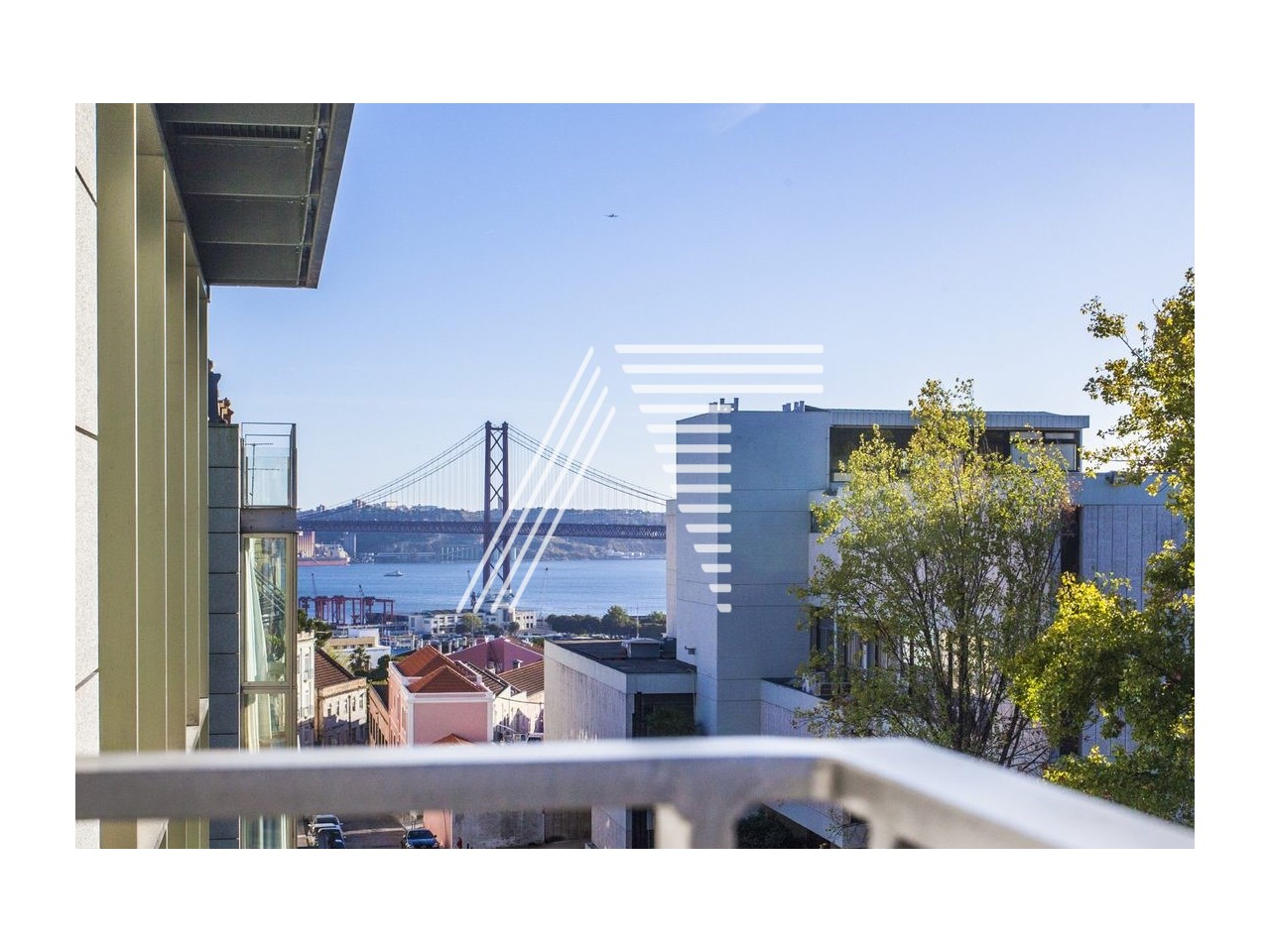 3 bedrooms Duplex in Lisbon, Portugal No. 106952