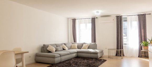 6 chambres Appartement à Blois, France No. 56774 3