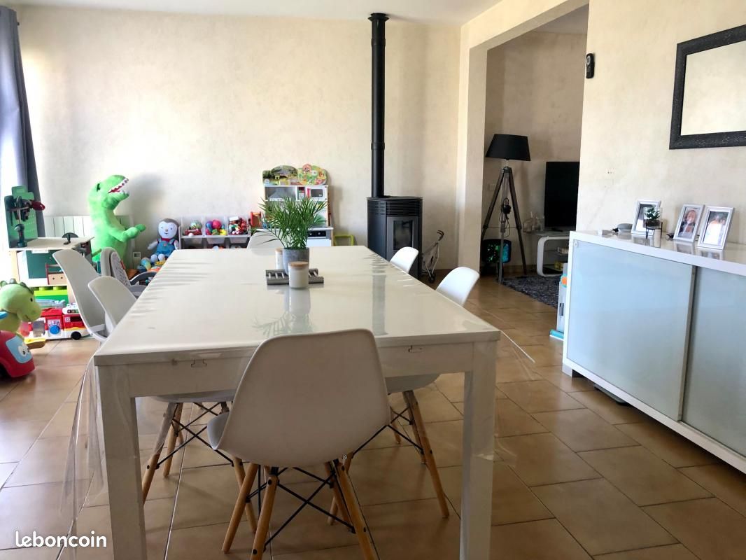 4 chambres Maison à Le Thou, France No. 343896