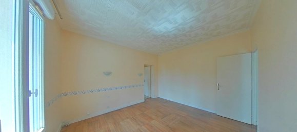 Casa de 1 dormitorio en Montesson, France No. 188768 2