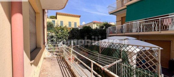 2 bedrooms Apartment in Diano Castello, Italy No. 291670 3