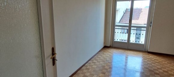 3 bedrooms Apartment in Turin, Italy No. 334757 23