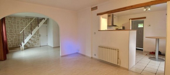 2 bedrooms House in Epernon, France No. 40803 2