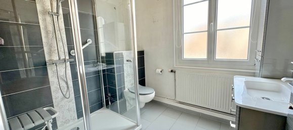 4 bedrooms House in Anet, France No. 271019 7