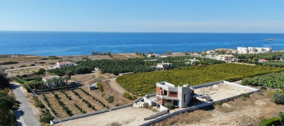 4 bedrooms Villa in Sea Caves, Cyprus No. 1043 4