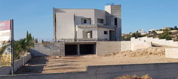 4 bedrooms Villa in Sea Caves, Cyprus No. 1043 2