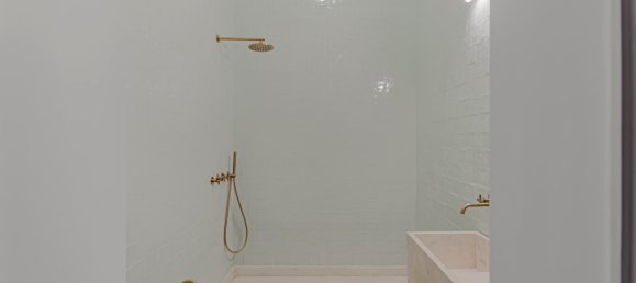 3 bedrooms Apartment in Lisbon, Portugal No. 128170 2