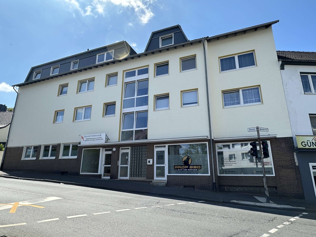 Gebäude in Remscheid, Germany 1112m², Nr. 235939