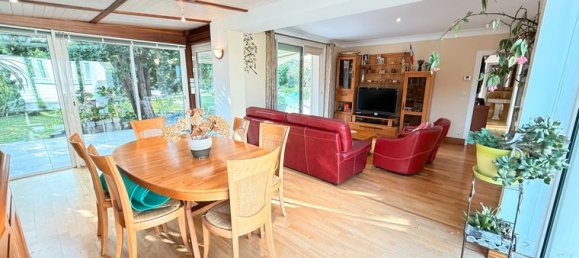 4 bedrooms House in Laval, France No. 315491 2