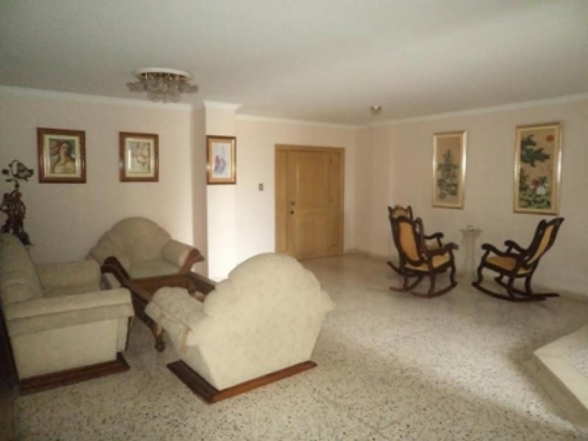 Casa de 5 dormitorios en Atlántico, Colombia No. 4042