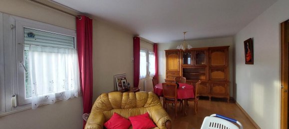 2 bedrooms House in Creil, France No. 66556 4