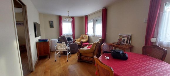 2 bedrooms House in Creil, France No. 66556 7