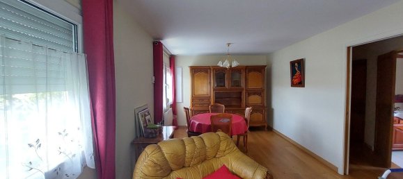 2 bedrooms House in Creil, France No. 66556 8