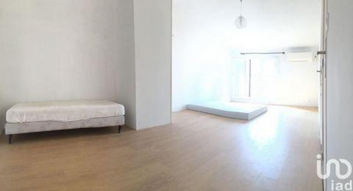 3 bedrooms House in Autignac, France No. 25387